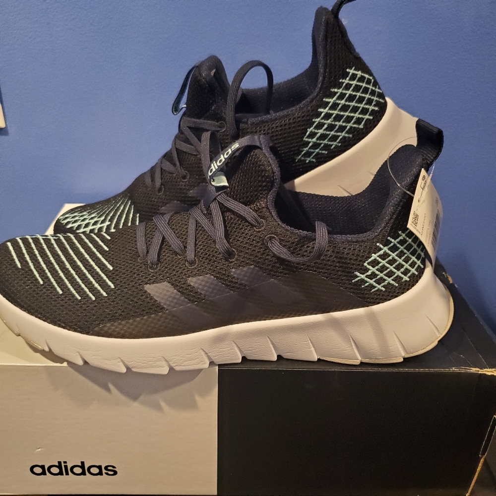 Adidas Sneakers - Picture 2 of 8